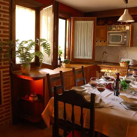 Tatil Evi Hazanas Adanero
